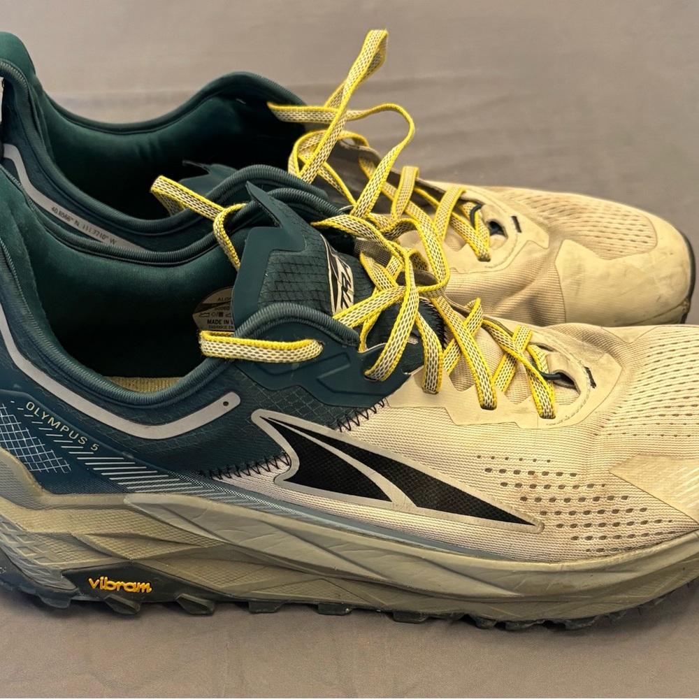 Altra Men's Running Shoes - Cream and Teal
